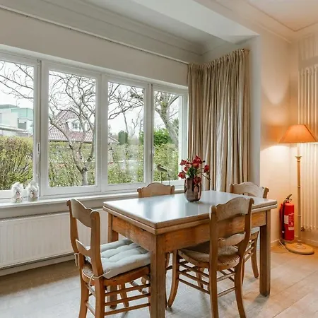 Huswell - Charming & Spacious Coastal Villa *