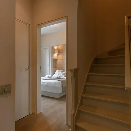 Huswell - Charming & Spacious Coastal *