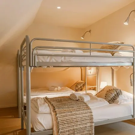 Huswell - Charming & Spacious Coastal *