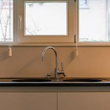 Huswell - Charming & Spacious Coastal *