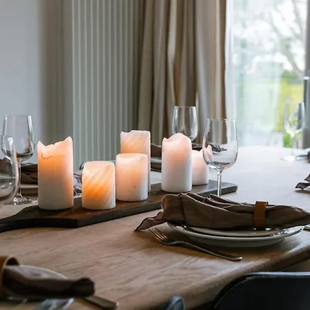 Huswell - Charming & Spacious Coastal