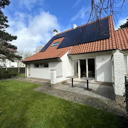 Huswell - Charming & Spacious Coastal *